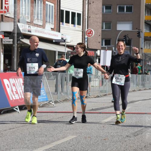 15.09.2024 - PSD Bank Halbmarathon Michael Strokosch http://msf.ph/oto/7055495 15.09.2024 12:42:03 Ziel 2225, 3131, 3191, 3363 meine-sportfotos.de