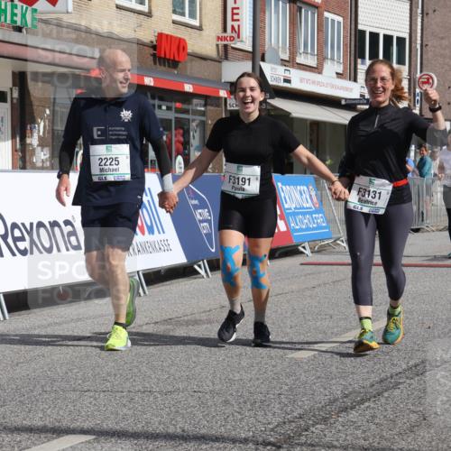 15.09.2024 - PSD Bank Halbmarathon Michael Strokosch http://msf.ph/oto/7055515 15.09.2024 12:42:05 Ziel 2225, 3131, 3191, 3363 meine-sportfotos.de