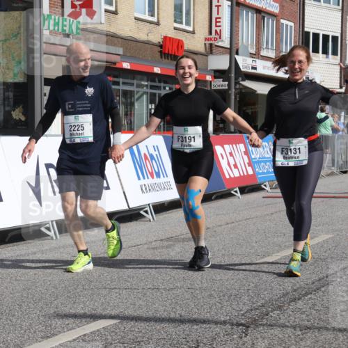 15.09.2024 - PSD Bank Halbmarathon Michael Strokosch http://msf.ph/oto/7055519 15.09.2024 12:42:05 Ziel 2225, 3131, 3191, 3363 meine-sportfotos.de