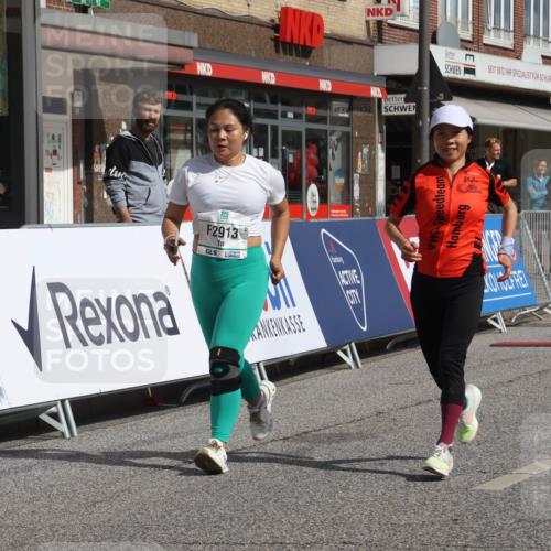 15.09.2024 - PSD Bank Halbmarathon Michael Strokosch http://msf.ph/oto/7055581 15.09.2024 12:42:20 Ziel 2449, 2913, 2966 meine-sportfotos.de