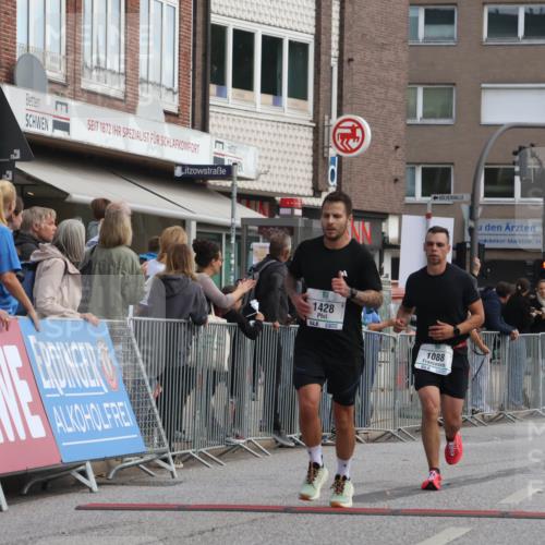 15.09.2024 - PSD Bank Halbmarathon Michael Strokosch http://msf.ph/oto/7055588 15.09.2024 11:31:49 Ziel 695, 1030, 1088, 1345, 1402, 1428, 1432 meine-sportfotos.de