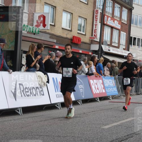 15.09.2024 - PSD Bank Halbmarathon Michael Strokosch http://msf.ph/oto/7055600 15.09.2024 11:31:51 Ziel 695, 1030, 1088, 1345, 1402, 1428, 1432 meine-sportfotos.de