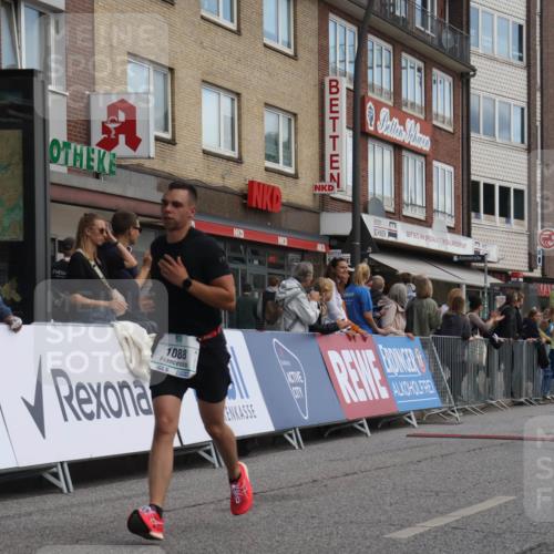 15.09.2024 - PSD Bank Halbmarathon Michael Strokosch http://msf.ph/oto/7055612 15.09.2024 11:31:52 Ziel 1030, 1088, 1345, 1402, 1428, 1432, 1465, 2685 meine-sportfotos.de