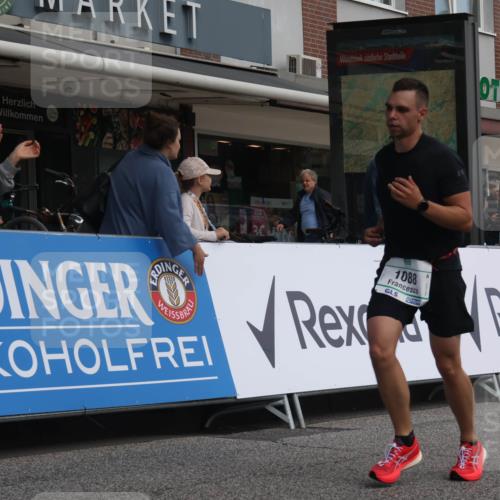 15.09.2024 - PSD Bank Halbmarathon Michael Strokosch http://msf.ph/oto/7055616 15.09.2024 11:31:53 Ziel 1030, 1088, 1345, 1402, 1428, 1432, 1465, 2685 meine-sportfotos.de
