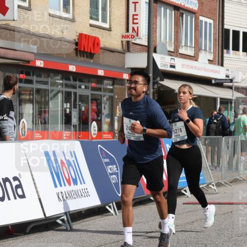 15.09.2024 - PSD Bank Halbmarathon Michael Strokosch http://msf.ph/oto/7055623 15.09.2024 12:42:29 Ziel 2273, 2449, 2913, 2966, 3278, 3400 meine-sportfotos.de