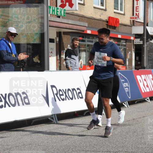 15.09.2024 - PSD Bank Halbmarathon Michael Strokosch http://msf.ph/oto/7055629 15.09.2024 12:42:30 Ziel 2273, 2449, 2913, 2966, 3278, 3400 meine-sportfotos.de