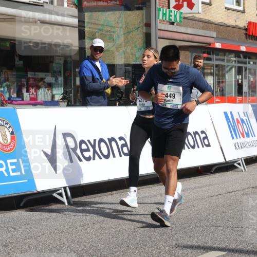 15.09.2024 - PSD Bank Halbmarathon Michael Strokosch http://msf.ph/oto/7055635 15.09.2024 12:42:31 Ziel 2273, 2449, 3278, 3400 meine-sportfotos.de