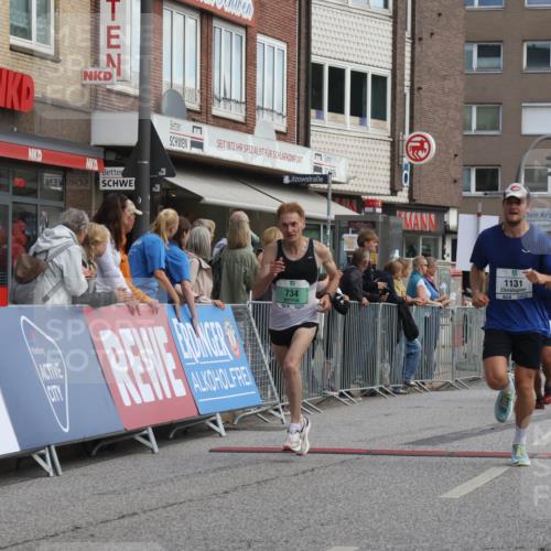 15.09.2024 - PSD Bank Halbmarathon Michael Strokosch http://msf.ph/oto/7055668 15.09.2024 11:32:04 Ziel 698, 734, 804, 900, 1030, 1088, 1131, 1465, 2473, 2685, 2688 meine-sportfotos.de