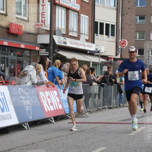 15.09.2024 - PSD Bank Halbmarathon Michael Strokosch http://msf.ph/oto/7055672 15.09.2024 11:32:04 Ziel 698, 734, 804, 900, 1030, 1088, 1131, 1465, 2473, 2685, 2688 meine-sportfotos.de