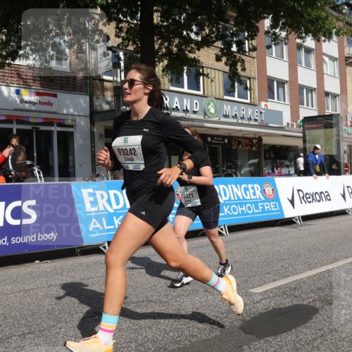 15.09.2024 - PSD Bank Halbmarathon Michael Strokosch http://msf.ph/oto/7055719 15.09.2024 12:42:44 Ziel 2273, 3242, 3321, 3400 meine-sportfotos.de