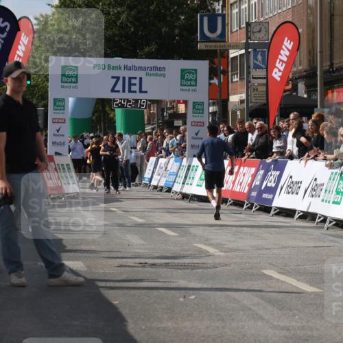 15.09.2024 - PSD Bank Halbmarathon Michael Strokosch http://msf.ph/oto/7055723 15.09.2024 12:43:10 Ziel  meine-sportfotos.de