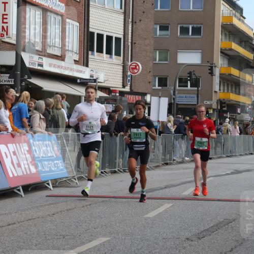 15.09.2024 - PSD Bank Halbmarathon Michael Strokosch http://msf.ph/oto/7055730 15.09.2024 11:32:18 Ziel 698, 734, 804, 900, 902, 911, 1121, 1131, 2473, 2688 meine-sportfotos.de