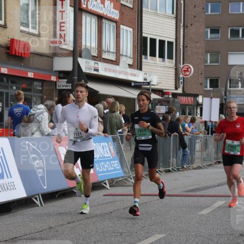 15.09.2024 - PSD Bank Halbmarathon Michael Strokosch http://msf.ph/oto/7055738 15.09.2024 11:32:18 Ziel 698, 734, 804, 900, 902, 911, 1121, 1131, 2473, 2688 meine-sportfotos.de