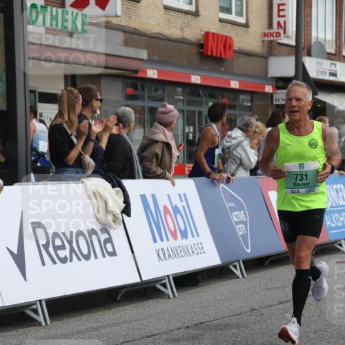 15.09.2024 - PSD Bank Halbmarathon Michael Strokosch http://msf.ph/oto/7055782 15.09.2024 11:32:29 Ziel 731, 902, 911, 1121, 1135, 1141, 1447, 2478, 2608 meine-sportfotos.de