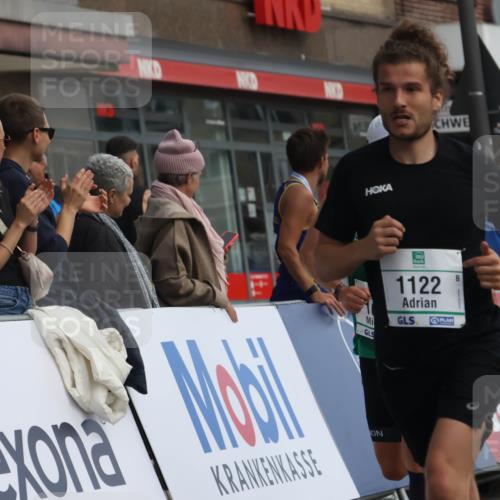 15.09.2024 - PSD Bank Halbmarathon Michael Strokosch http://msf.ph/oto/7055872 15.09.2024 11:32:43 Ziel 718, 762, 927, 936, 1059, 1084, 1122, 1135, 1141, 1447, 2478, 2608, 2649 meine-sportfotos.de