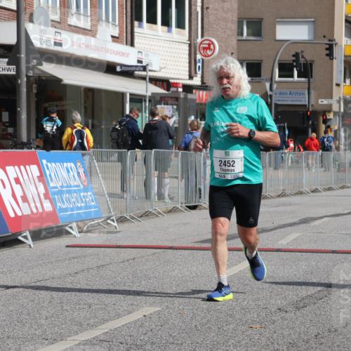 15.09.2024 - PSD Bank Halbmarathon Michael Strokosch http://msf.ph/oto/7055887 15.09.2024 12:44:29 Ziel 2452 meine-sportfotos.de