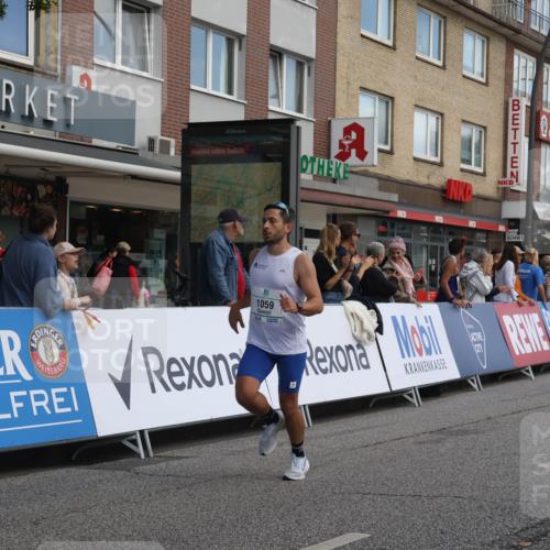 15.09.2024 - PSD Bank Halbmarathon Michael Strokosch http://msf.ph/oto/7055914 15.09.2024 11:32:51 Ziel 718, 762, 927, 1055, 1059, 1084, 1122, 1127, 1164, 1176, 2649 meine-sportfotos.de