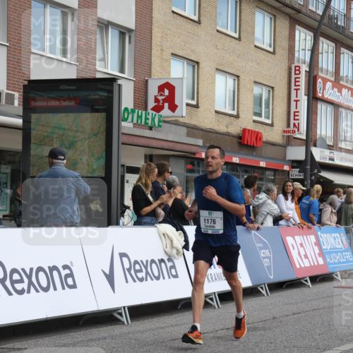 15.09.2024 - PSD Bank Halbmarathon Michael Strokosch http://msf.ph/oto/7055940 15.09.2024 11:32:56 Ziel 718, 762, 927, 1055, 1059, 1084, 1122, 1127, 1164, 1176 meine-sportfotos.de