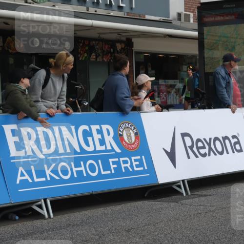 15.09.2024 - PSD Bank Halbmarathon Michael Strokosch http://msf.ph/oto/7056106 15.09.2024 11:33:37 Ziel 693, 745, 904, 930, 1611, 2609 meine-sportfotos.de