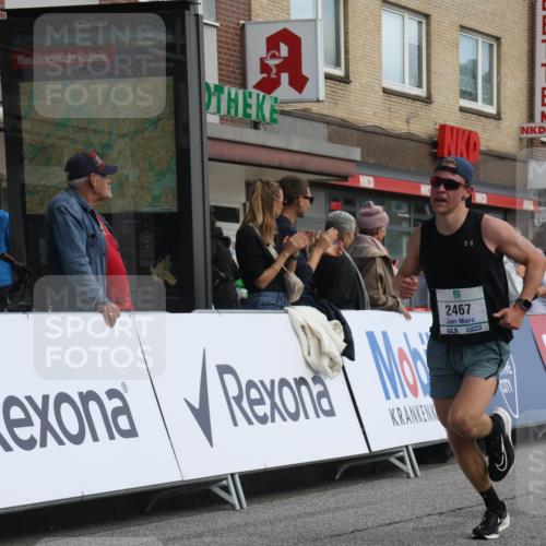 15.09.2024 - PSD Bank Halbmarathon Michael Strokosch http://msf.ph/oto/7056256 15.09.2024 11:34:06 Ziel 646, 713, 743, 946, 1214, 1396, 1460, 1802, 2467, 2617 meine-sportfotos.de