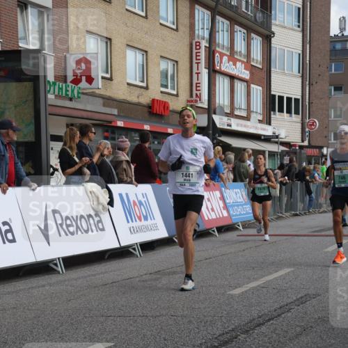 15.09.2024 - PSD Bank Halbmarathon Michael Strokosch http://msf.ph/oto/7056342 15.09.2024 11:34:32 Ziel 710, 746, 829, 1204, 1251, 1393, 1441 meine-sportfotos.de