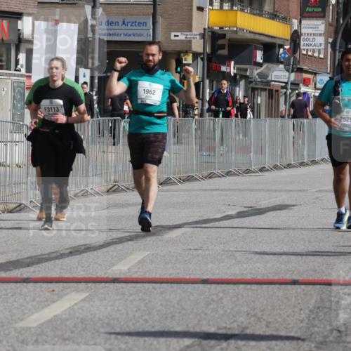 15.09.2024 - PSD Bank Halbmarathon Michael Strokosch http://msf.ph/oto/7056427 15.09.2024 12:49:29 Ziel 1962, 2235, 2529, 3113 meine-sportfotos.de