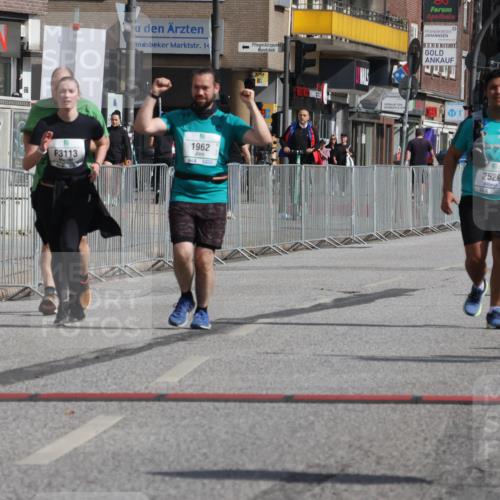 15.09.2024 - PSD Bank Halbmarathon Michael Strokosch http://msf.ph/oto/7056429 15.09.2024 12:49:29 Ziel 1962, 2235, 2529, 3113 meine-sportfotos.de