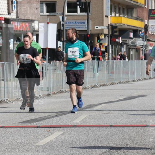 15.09.2024 - PSD Bank Halbmarathon Michael Strokosch http://msf.ph/oto/7056437 15.09.2024 12:49:30 Ziel 1962, 2235, 2529, 3113 meine-sportfotos.de