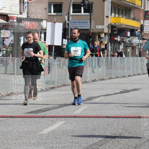 15.09.2024 - PSD Bank Halbmarathon Michael Strokosch http://msf.ph/oto/7056439 15.09.2024 12:49:30 Ziel 1962, 2235, 2529, 3113 meine-sportfotos.de
