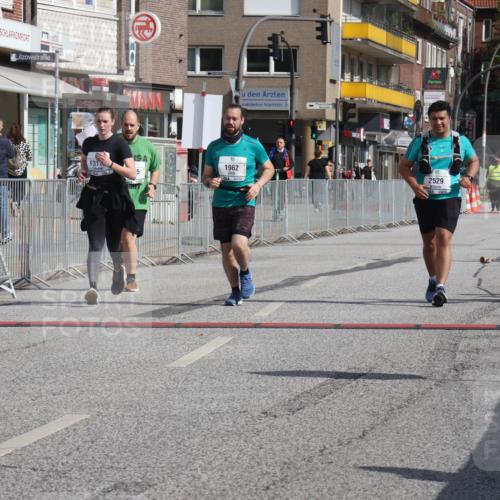 15.09.2024 - PSD Bank Halbmarathon Michael Strokosch http://msf.ph/oto/7056445 15.09.2024 12:49:31 Ziel 1962, 2235, 2529, 3113 meine-sportfotos.de