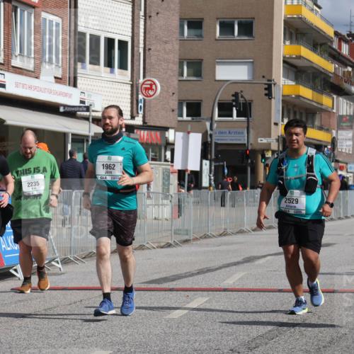 15.09.2024 - PSD Bank Halbmarathon Michael Strokosch http://msf.ph/oto/7056457 15.09.2024 12:49:34 Ziel 1962, 2235, 2529, 3113 meine-sportfotos.de