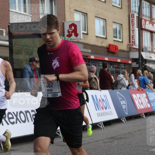 15.09.2024 - PSD Bank Halbmarathon Michael Strokosch http://msf.ph/oto/7056458 15.09.2024 11:34:52 Ziel 652, 696, 907, 1178, 1228, 1233, 1370, 1387, 1393, 1405, 1426, 1768, 3511 meine-sportfotos.de
