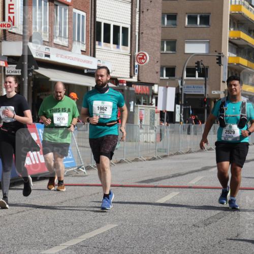 15.09.2024 - PSD Bank Halbmarathon Michael Strokosch http://msf.ph/oto/7056461 15.09.2024 12:49:34 Ziel 1962, 2235, 2529, 3113 meine-sportfotos.de
