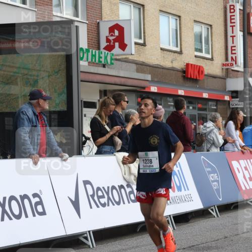 15.09.2024 - PSD Bank Halbmarathon Michael Strokosch http://msf.ph/oto/7056474 15.09.2024 11:34:55 Ziel 652, 696, 907, 1052, 1178, 1228, 1233, 1370, 1387, 1405, 1426, 1768, 3511 meine-sportfotos.de
