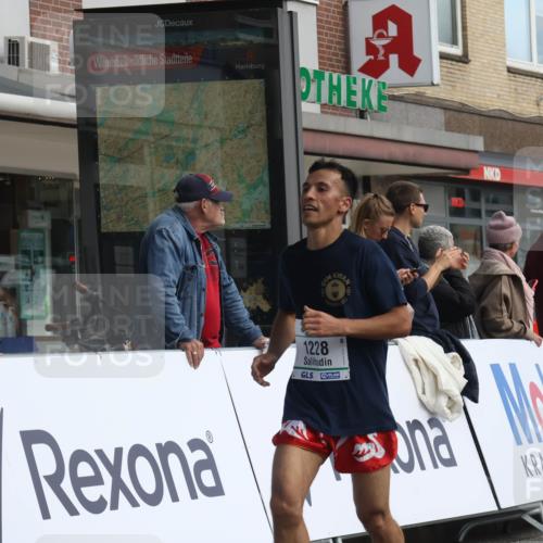 15.09.2024 - PSD Bank Halbmarathon Michael Strokosch http://msf.ph/oto/7056478 15.09.2024 11:34:55 Ziel 652, 696, 907, 1052, 1178, 1228, 1233, 1370, 1387, 1405, 1426, 1768, 3511 meine-sportfotos.de