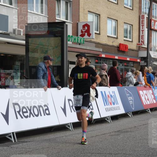 15.09.2024 - PSD Bank Halbmarathon Michael Strokosch http://msf.ph/oto/7056552 15.09.2024 11:35:02 Ziel 652, 696, 740, 907, 919, 1052, 1178, 1221, 1228, 1233, 1387, 1405, 1448, 2479, 3511 meine-sportfotos.de