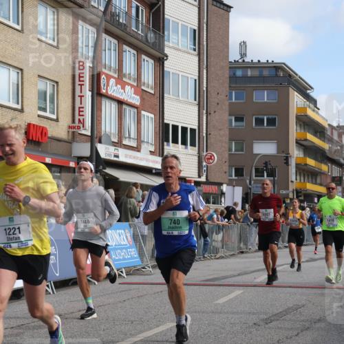 15.09.2024 - PSD Bank Halbmarathon Michael Strokosch http://msf.ph/oto/7056637 15.09.2024 11:35:09 Ziel 740, 771, 919, 1052, 1178, 1207, 1221, 1405, 1418, 1448, 2479, 2619, 2656, 3511 meine-sportfotos.de