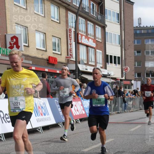 15.09.2024 - PSD Bank Halbmarathon Michael Strokosch http://msf.ph/oto/7056641 15.09.2024 11:35:10 Ziel 740, 771, 919, 1052, 1178, 1207, 1221, 1418, 1448, 2479, 2619, 2656, 3511 meine-sportfotos.de