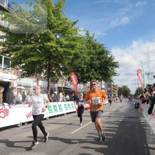 15.09.2024 - PSD Bank Halbmarathon Miley Keyser http://msf.ph/oto/7056780 15.09.2024 12:03:59 Ziel 1674, 1741, 2136, 2363, 2372, 2880, 2943, 2945 meine-sportfotos.de