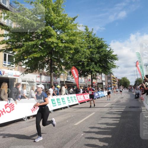 15.09.2024 - PSD Bank Halbmarathon Miley Keyser http://msf.ph/oto/7056804 15.09.2024 12:04:00 Ziel 1674, 1741, 2136, 2363, 2372, 2880, 2943, 2945 meine-sportfotos.de