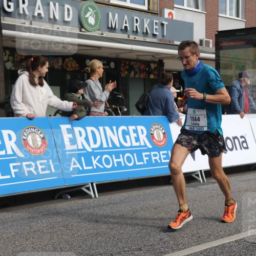 15.09.2024 - PSD Bank Halbmarathon Michael Strokosch http://msf.ph/oto/7056822 15.09.2024 11:35:22 Ziel 740, 766, 771, 1044, 1160, 1207, 1418, 1448, 2619, 2656 meine-sportfotos.de