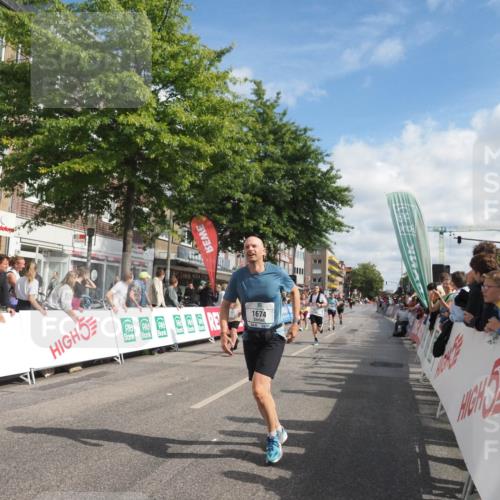 15.09.2024 - PSD Bank Halbmarathon Miley Keyser http://msf.ph/oto/7056880 15.09.2024 12:04:05 Ziel 1674, 1741, 1756, 2136, 2363, 2372, 2720, 2880, 2943, 2945 meine-sportfotos.de