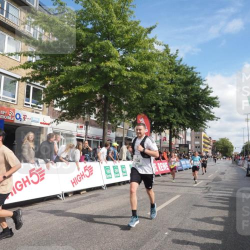 15.09.2024 - PSD Bank Halbmarathon Miley Keyser http://msf.ph/oto/7056935 15.09.2024 12:04:07 Ziel 1674, 1756, 2136, 2363, 2372, 2720, 2880, 2943, 2945 meine-sportfotos.de