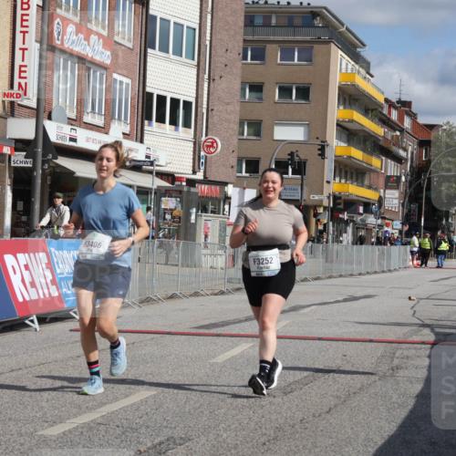 15.09.2024 - PSD Bank Halbmarathon Michael Strokosch http://msf.ph/oto/7057078 15.09.2024 12:52:56 Ziel 3252, 3406 meine-sportfotos.de
