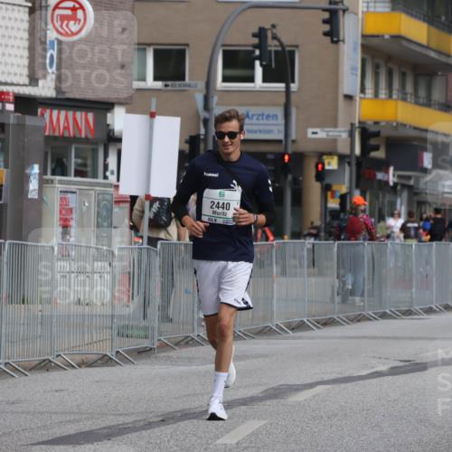 15.09.2024 - PSD Bank Halbmarathon Michael Strokosch http://msf.ph/oto/7057316 15.09.2024 12:54:21 Ziel 2440 meine-sportfotos.de