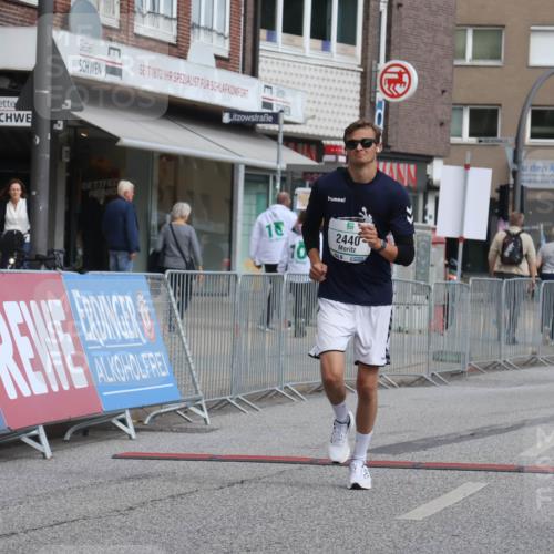 15.09.2024 - PSD Bank Halbmarathon Michael Strokosch http://msf.ph/oto/7057352 15.09.2024 12:54:24 Ziel 2440 meine-sportfotos.de