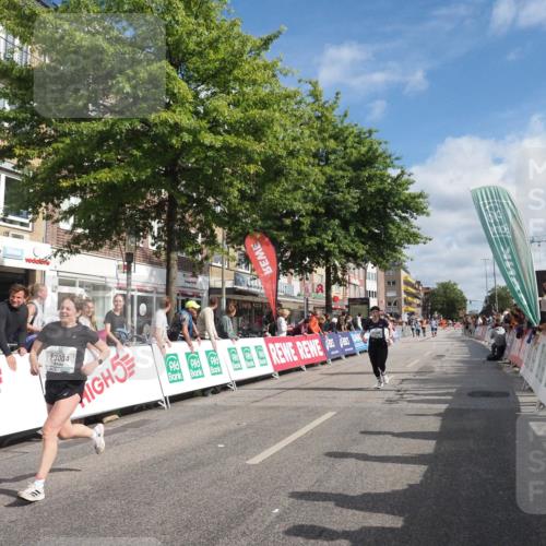 15.09.2024 - PSD Bank Halbmarathon Miley Keyser http://msf.ph/oto/7057359 15.09.2024 12:04:45 Ziel 1938, 2134, 2708, 2871, 2901, 2960, 2965, 3004 meine-sportfotos.de