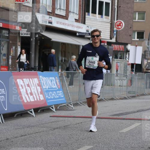 15.09.2024 - PSD Bank Halbmarathon Michael Strokosch http://msf.ph/oto/7057363 15.09.2024 12:54:25 Ziel 2440 meine-sportfotos.de