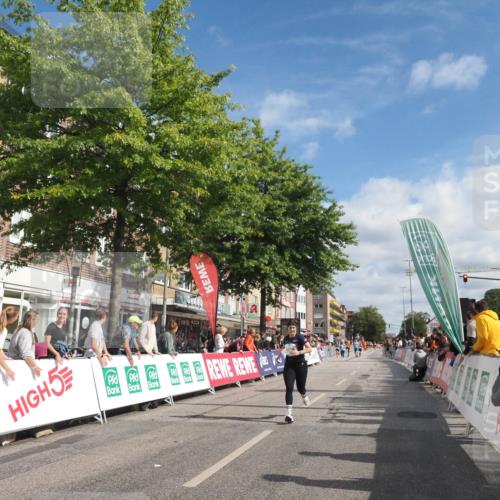 15.09.2024 - PSD Bank Halbmarathon Miley Keyser http://msf.ph/oto/7057372 15.09.2024 12:04:46 Ziel 1938, 2134, 2708, 2871, 2901, 2960, 2965, 3004 meine-sportfotos.de