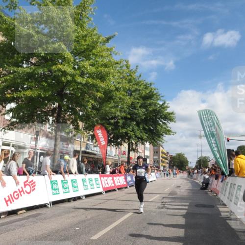 15.09.2024 - PSD Bank Halbmarathon Miley Keyser http://msf.ph/oto/7057379 15.09.2024 12:04:46 Ziel 1938, 2134, 2708, 2871, 2901, 2960, 2965, 3004 meine-sportfotos.de